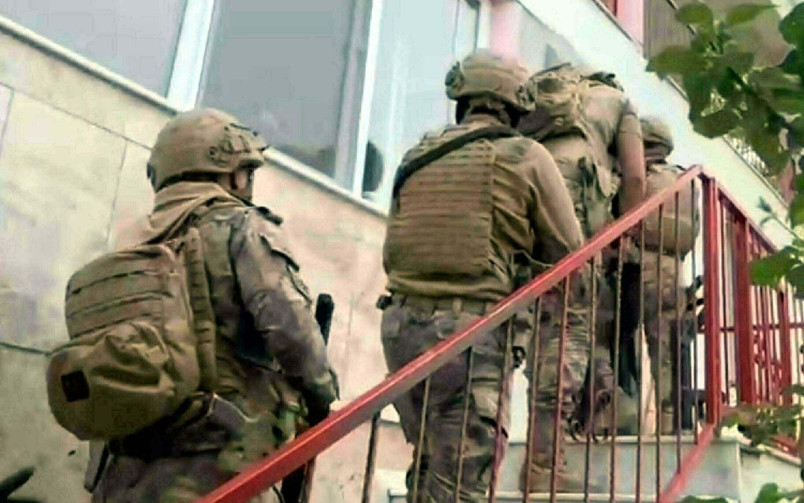 İzmir ve İstanbul'da FETÖ operasyonu