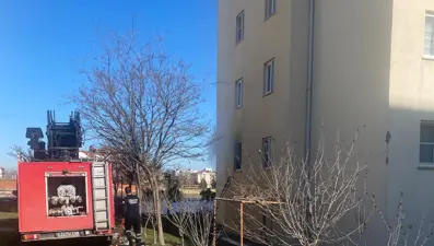 Devrilen elektrikli ısıtıcı evi yaktı