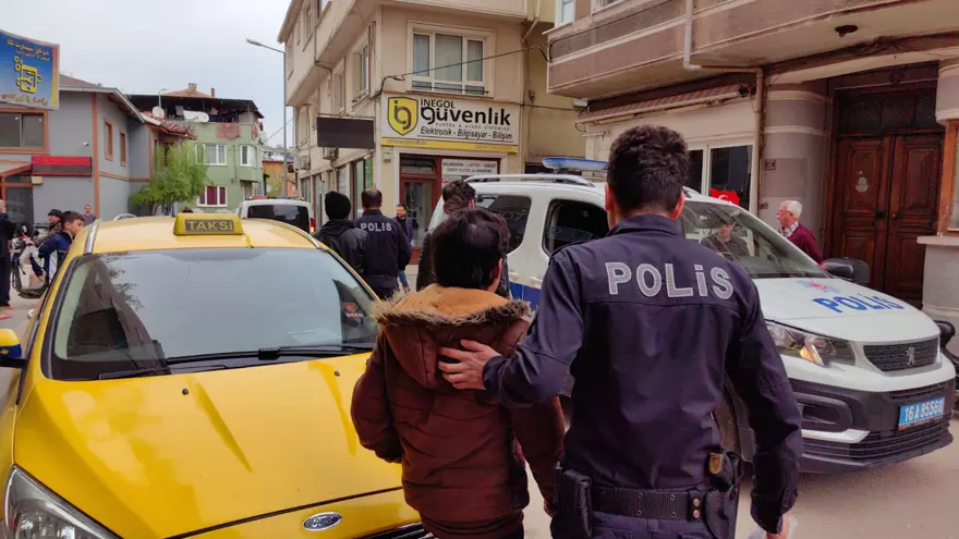 Suriyeli ev sahibinin Faslı kiracısı, daireyi 10 kişiye daha kiralamış 3