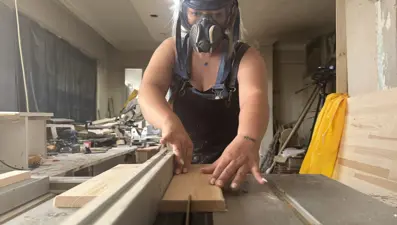 "Sen yapamazsın" sözleri hırslandırdı: Marangoz tezgahının başına geçti