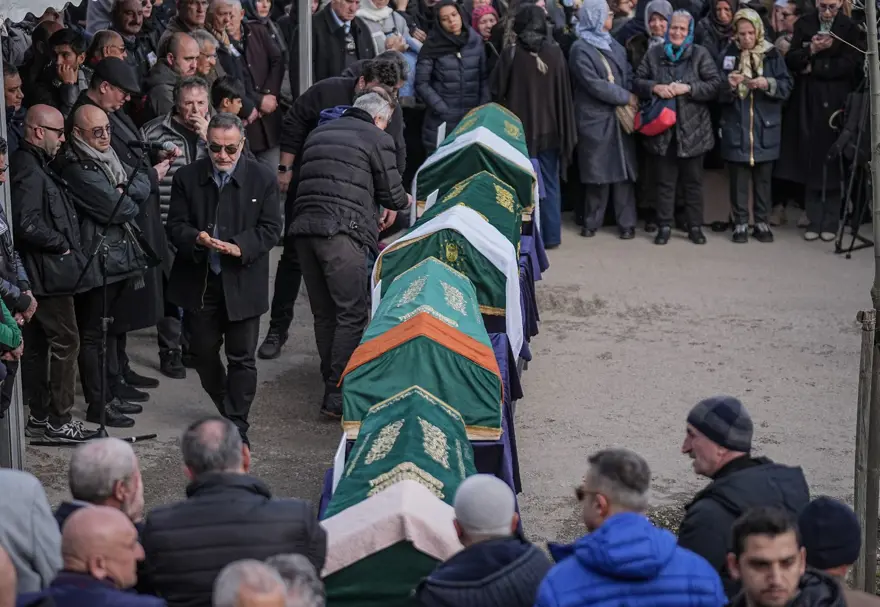 Diş hekimi çift ve çocukları yangında öldü: Oteli beğenmedikleri için sabah ayrılacaklarmış 1 Diş hekimi çift ve çocukları yangında öldü: Oteli beğenmedikleri için sabah ayrılacaklarmış 1