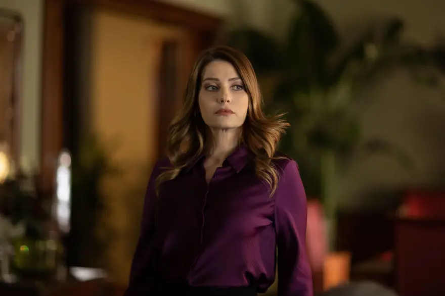 FAHRÜNNİSA YASAK AŞKI DUYDU 1