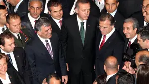 Siyasetçiler resepsiyonda buluştu