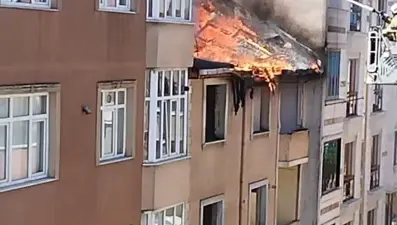 Gaziosmanpaşa'da 4 katlı binada yangın