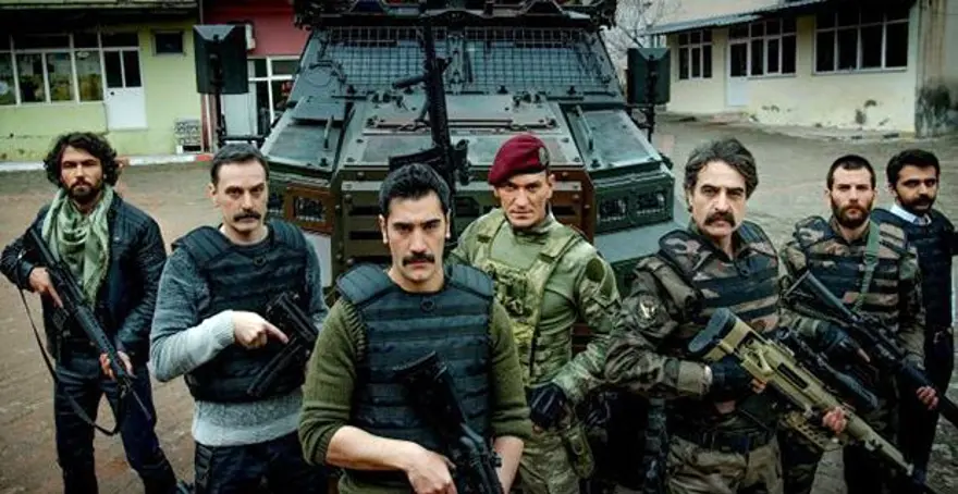 Hande Soral ‘İsimsizler’ dizisi kadrosunda 6 Hande Soral ‘İsimsizler’ dizisi kadrosunda 6