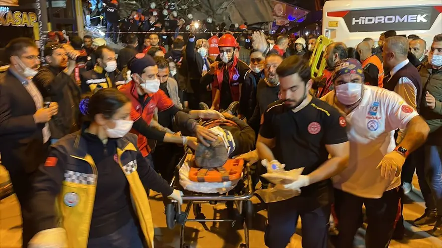 AFAD: 9 İLDEN ARAMA-KURTARMA EKİPLERİ SEVK EDİLDİ 4