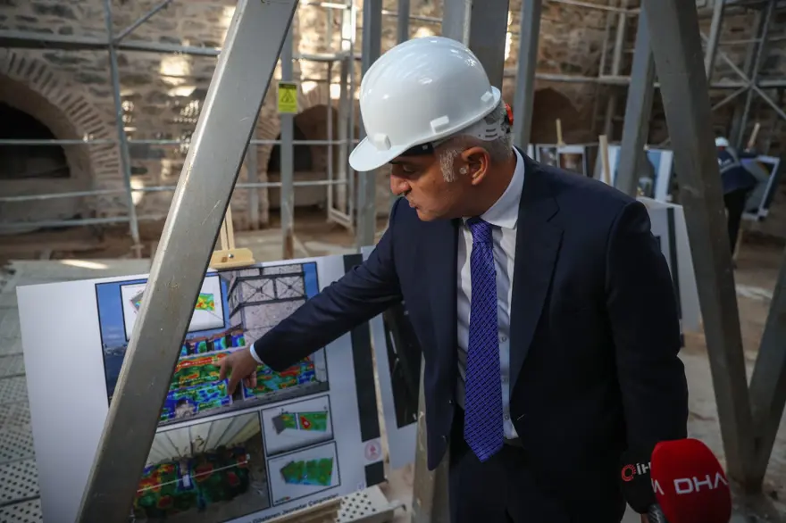 Kültür Bakanı Ersoy'dan Kız Kulesi'nde inceleme 1