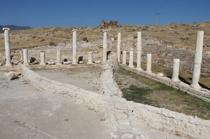 Tripolis Antik Kenti'nde 2 bin yıllık kanalizasyon bulundu 8