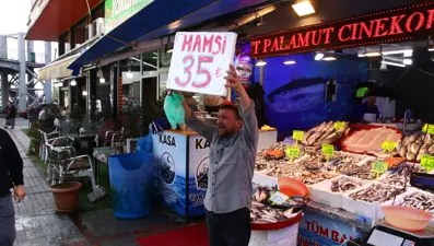 Havalar soğudu: Hamsinin fiyatı da düştü
