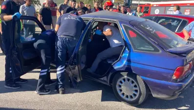 Muğla'da araçlar birbirine girdi: "Trafik ışıkları arızalandı" iddiası