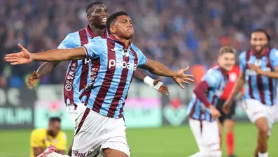 "Dörtlüleri yaktı, Aslan'ı bekliyor" (26 Ekim 2025 spor manşetleri)