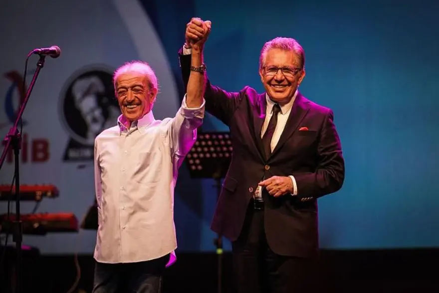 Edip Akbayram'ın vefatı sonrası peş peşe paylaşımlar: Bir dost kaybetmek ne acı 8