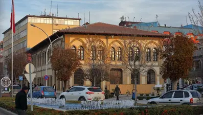 Çorum'un asırlık taş binası Millet Kütüphanesi oldu