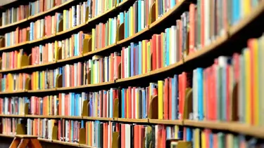İBB'den kütüphane ve okullara 200 bin kitap