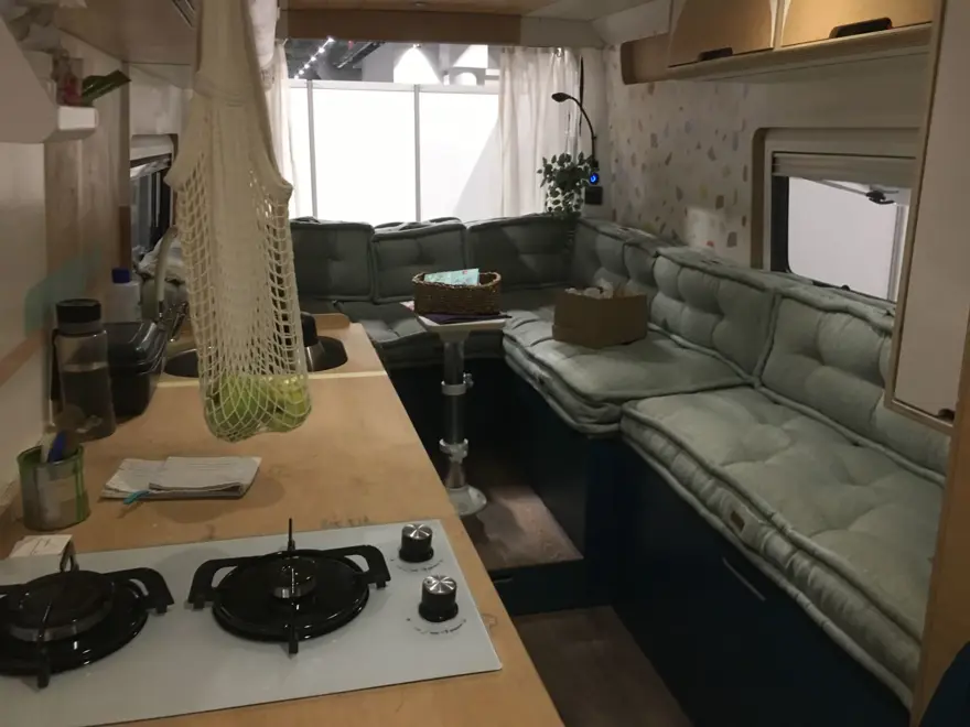 İki kız kardeş yaptıkları karavanla Türkiye'yi gezdi 3 İki kız kardeş yaptıkları karavanla Türkiye'yi gezdi 3