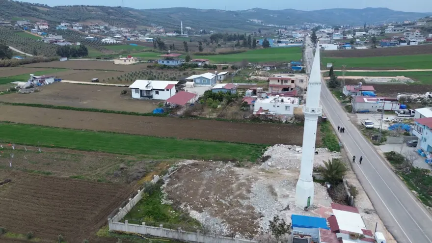 Depremin yıktığı mahallede camiler minaresiz kaldı: Vatandaş yardım bekliyor 4