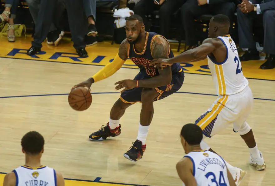 Golden State Warriors bir adım önde 10