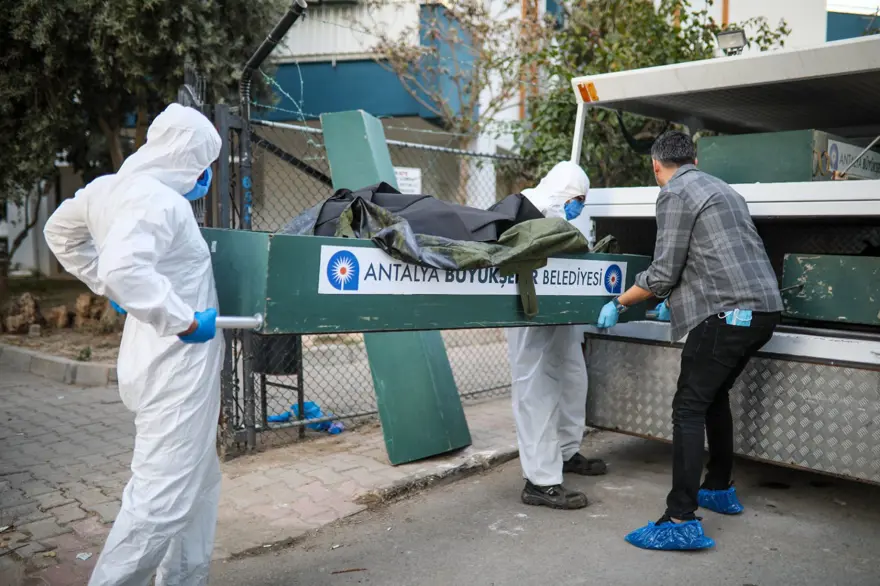 ÇÜRÜMEYE YÜZ TUTMUŞ 8