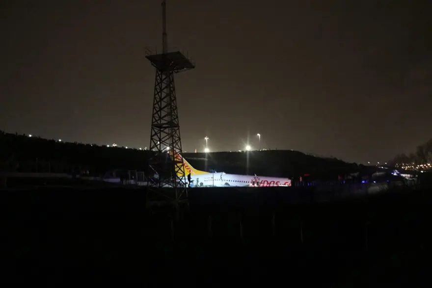 Sabiha Gökçen'de pistten çıkan uçaktan ilk görüntüler 27