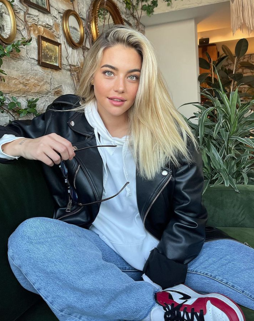 AYCAN YANAÇ KİMDİR? 7