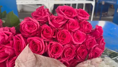 Çiçek mezatında Anneler Günü yoğunluğu