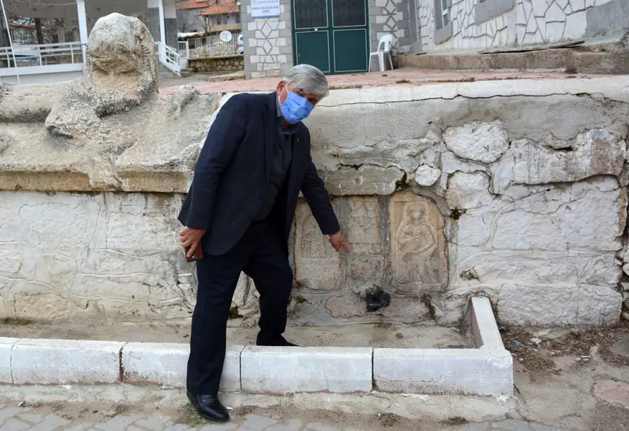 Roma duvarına yapılan plastik çeşme kaldırıldı 1