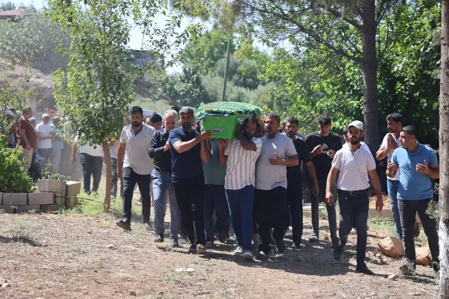 Ablasının düğünü için gelmişti, kalp krizi geçirip yaşamını yitirdi 1