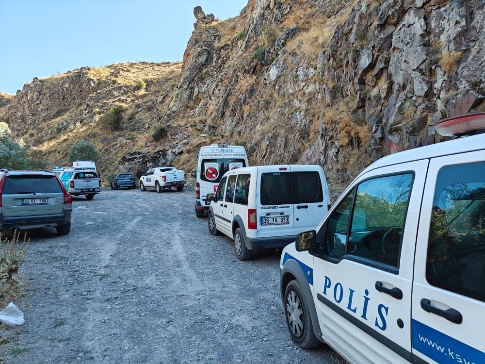 Kayseri'de feci olay: Kayalıklardan düşen dağcı yaşamını yitirdi