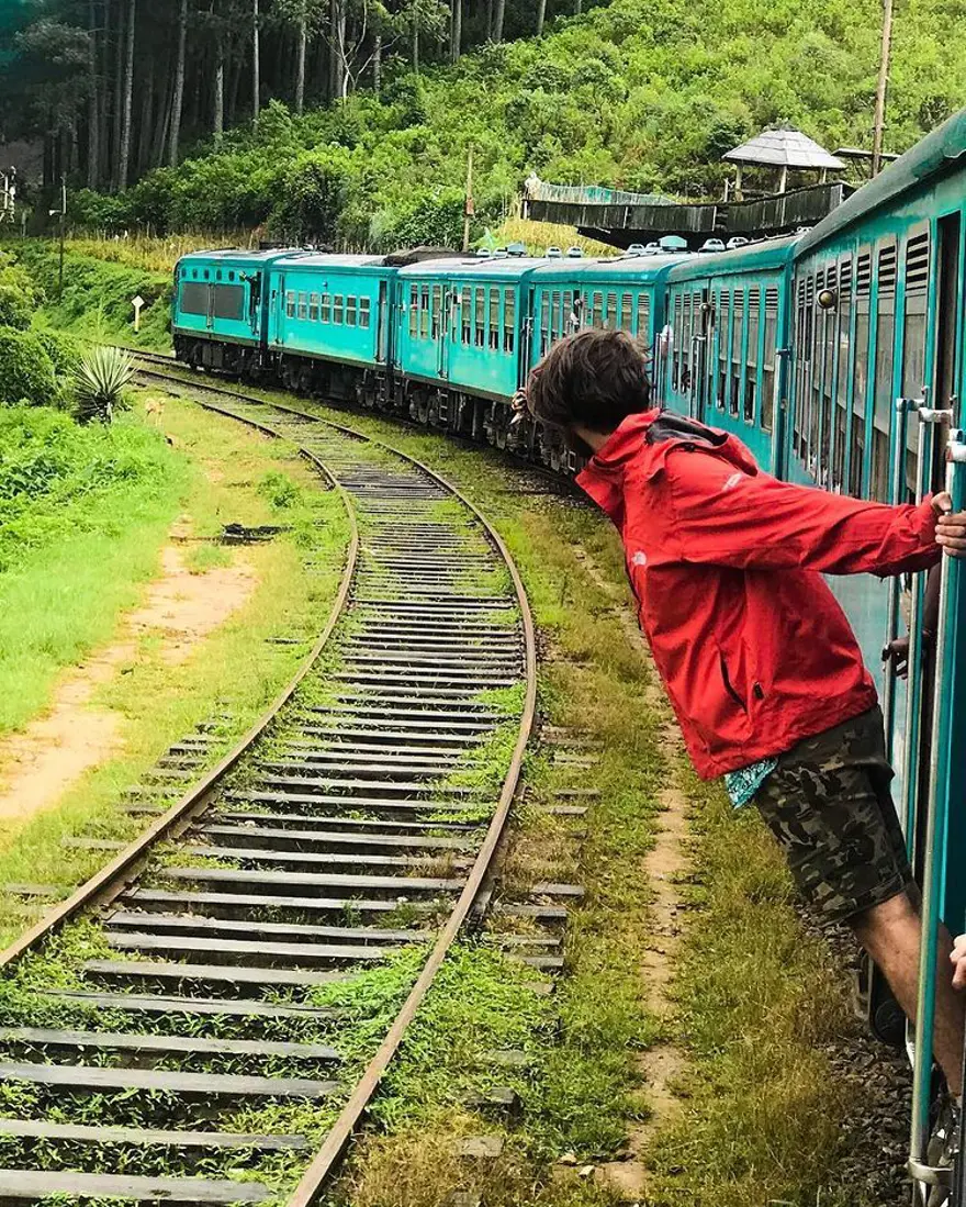 Türk gezgin Berkan Bilgiç bileklik satarak 40 ülke gezdi 11