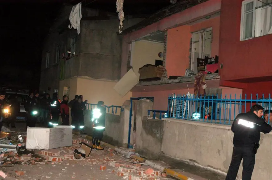 Bomba değil, tüp patladı 4