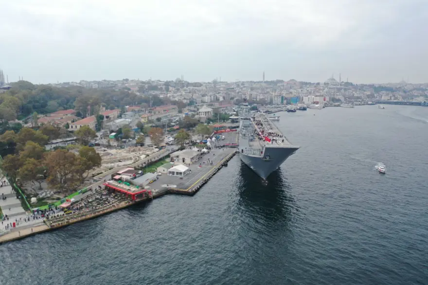 TCG Anadolu gemisine ziyaretler sürüyor 1 TCG Anadolu gemisine ziyaretler sürüyor 1