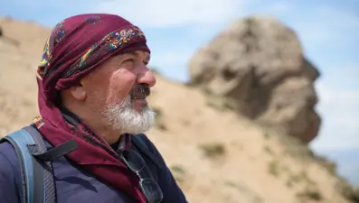 "Ovaya bakan adam" olarak biliniyor: Ziyaretçilerin ilgisini çekiyor