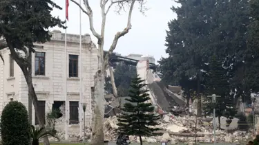 Tarihi Hatay Valilik binası depremde hasar gördü