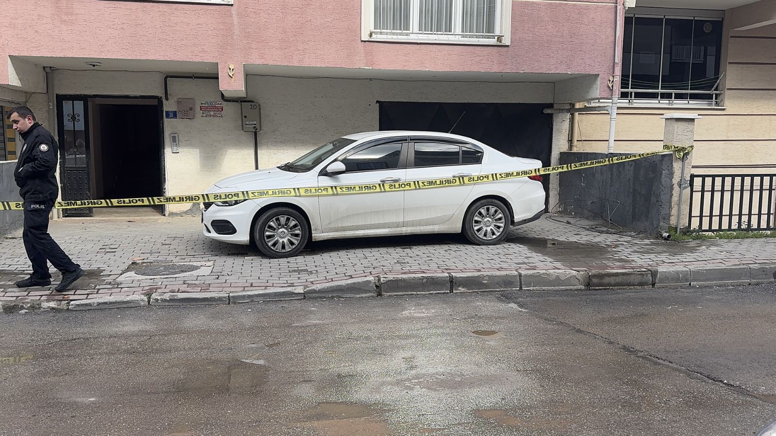 Sokak ortasında silahlı saldırı