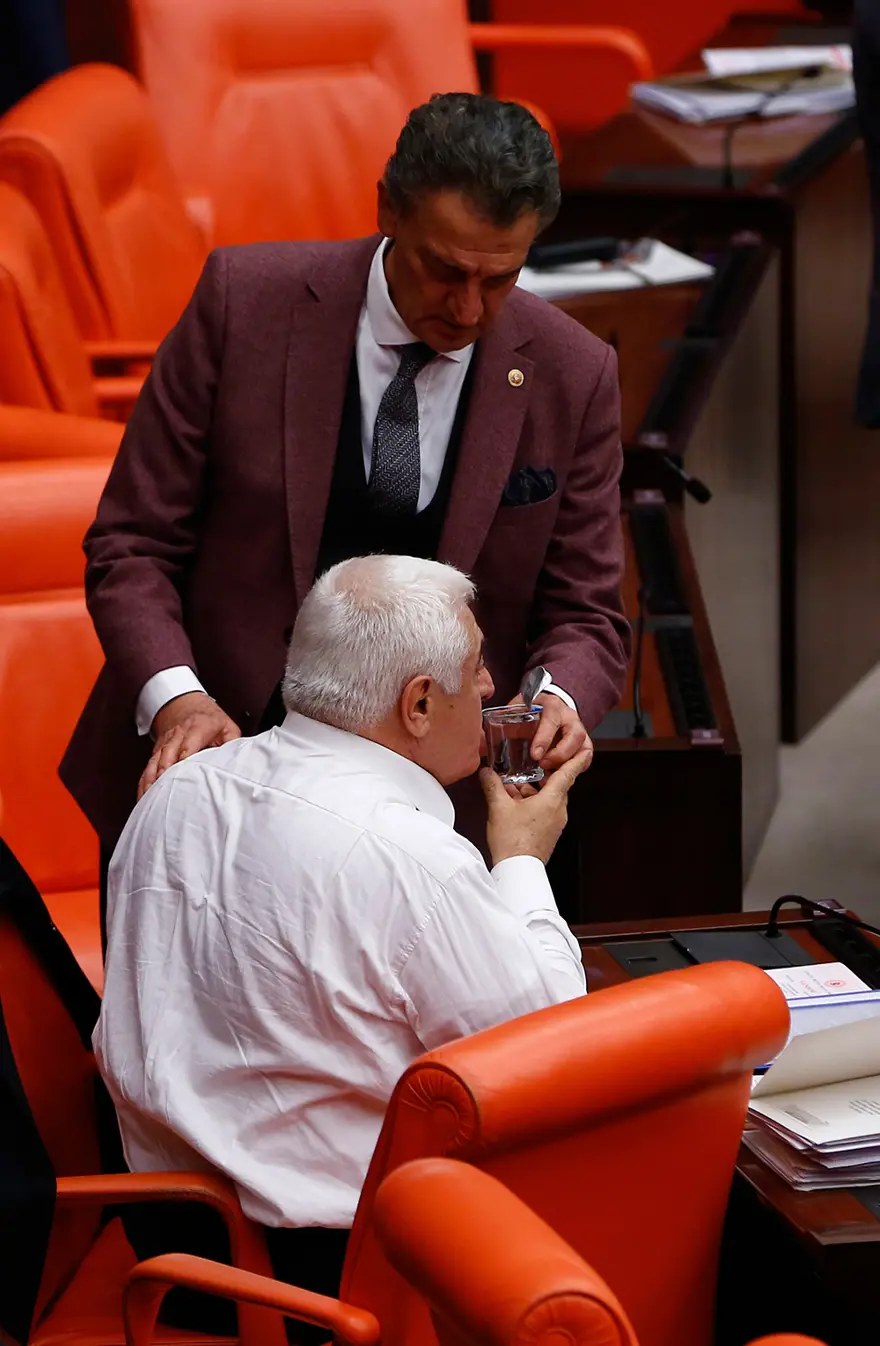 Meclis'te yumruklu kavga 25