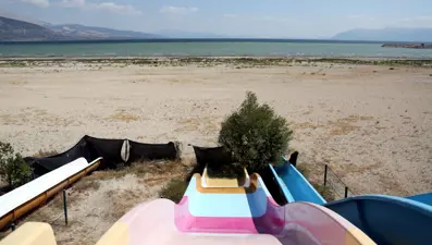 Su kaydırağı ortada kaldı: Eğirdir Gölü yok oluyor!