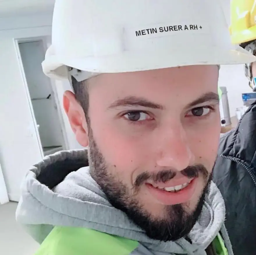 Mersin’de vahşet: Aracına bindiği adamı boğazını kesereköldürdü 1 Mersin’de vahşet: Aracına bindiği adamı boğazını kesereköldürdü 1