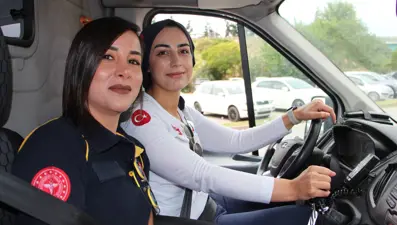 Ayşegül ve Büşra, hayat kurtarmak için zamanla yarışıyor