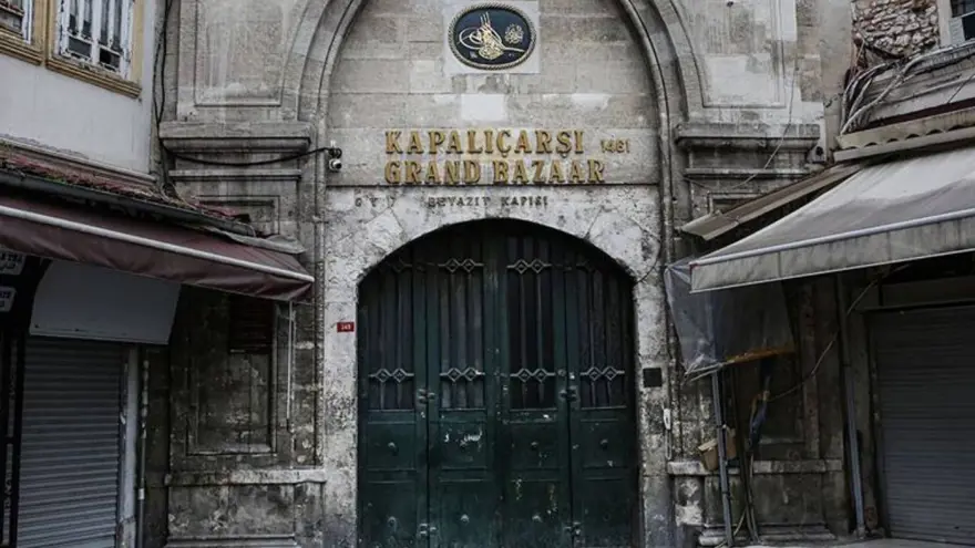 Kapalıçarşı'da 1 milyar 695 milyon 750 bin liralık operasyon: 30 şüpheli tutuklandı Kapalıçarşı'da 1 milyar 695 milyon 750 bin liralık operasyon: 30 şüpheli tutuklandı