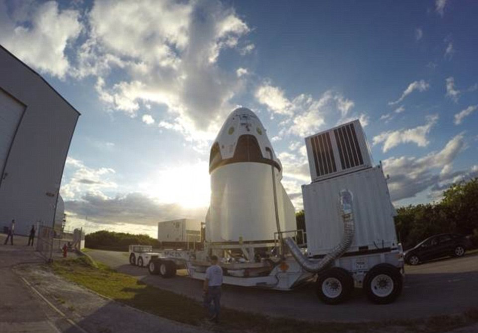 SpaceX Dragon V2 testinden geçer not aldı
