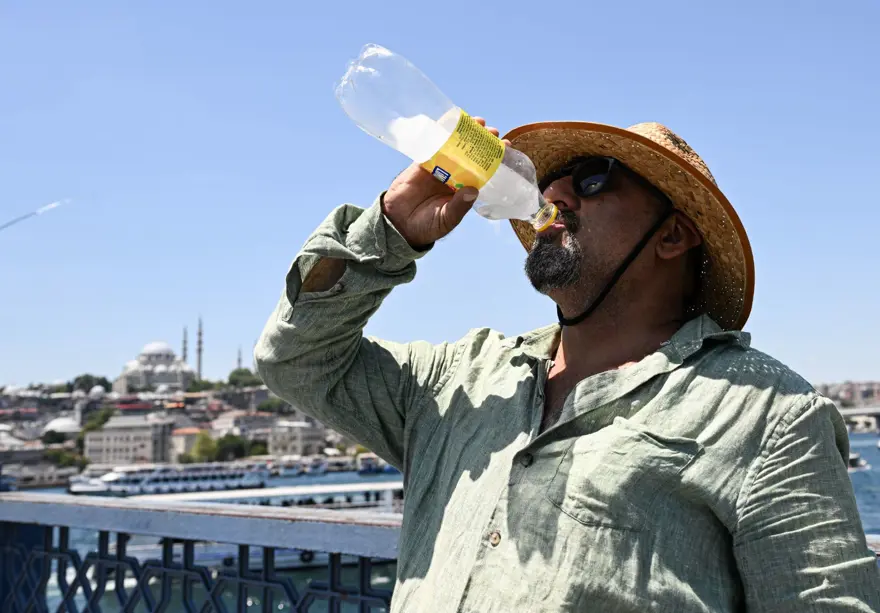 İstanbullular bu tarihe kadar dikkat! Sıcak hava bunaltmaya devam edecek 3