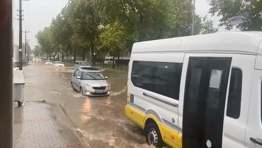 Bursa'yı fırtına, sağanak ve dolu vurdu 18 Bursa'yı fırtına, sağanak ve dolu vurdu 18