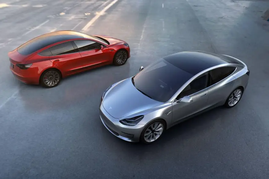 Tesla Model 3 ile Amerika'daki en hızlı yolculuğu yaptılar 7