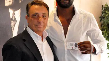 Fransa'da doğdu gerçekten Beşiktaşlı oldu
