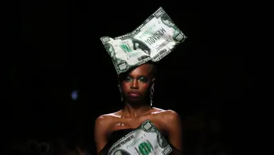 Fashion Art Toronto Moda Haftası'nda ilginç defile