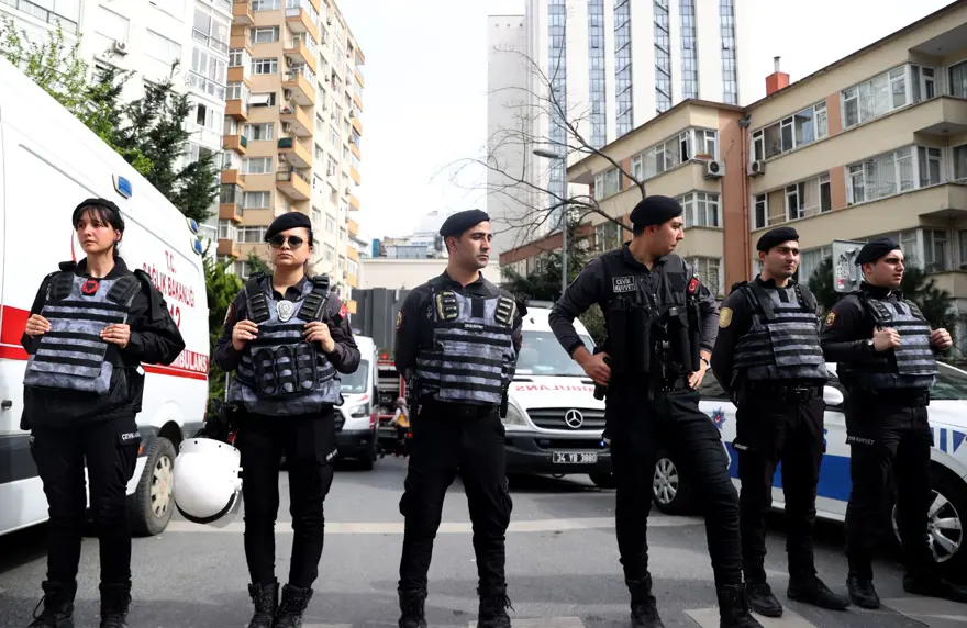 İstanbul Beşiktaş'ta yangın faciası: 29 ölü 33 İstanbul Beşiktaş'ta yangın faciası: 29 ölü 33