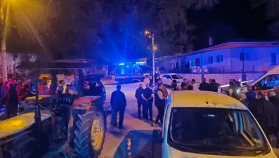 Köy meydanında dehşet: İki arkadaşını tüfekle öldürdü