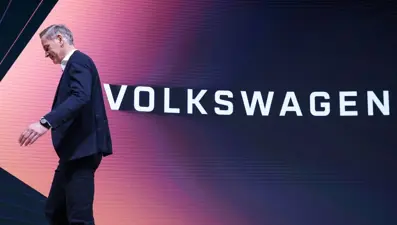 İki otomobil devinin yöneticisiydi: Çift rolü sonlanıyor