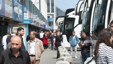 Otogarda bayram dönüşü hareketliliği