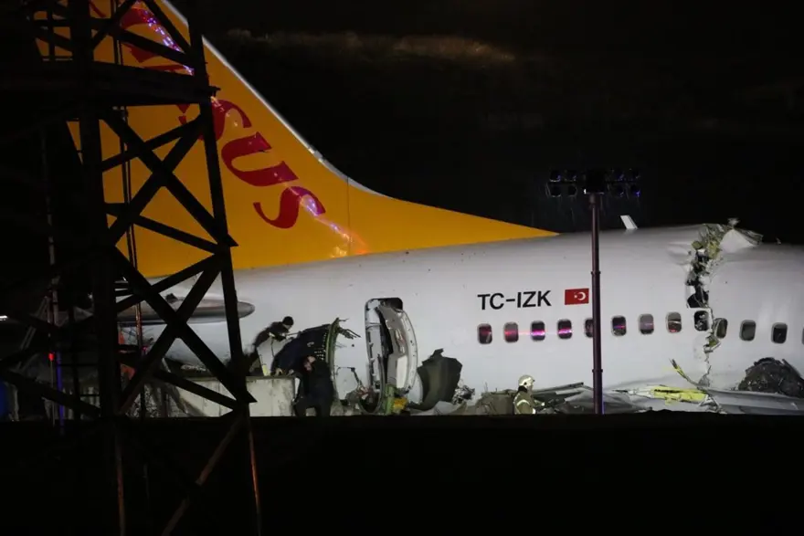 Sabiha Gökçen'de pistten çıkan uçaktan ilk görüntüler 23